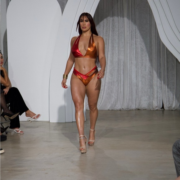 Fuego color block red and orange halter bikini top. NWT. Metallic. - Picture 5 of 14